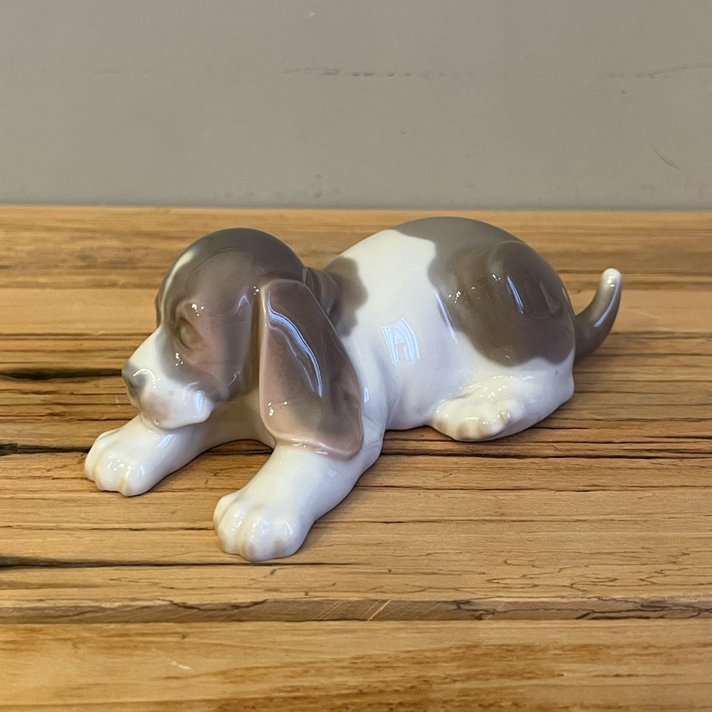 Vintage Lladró Sleepy Puppy porcelain figurine